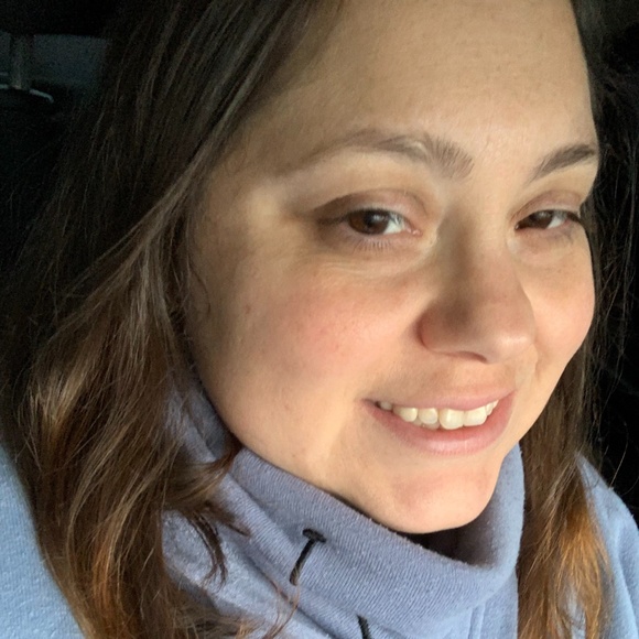 Meet your Posher, Jennifer - Picture 1 of 3